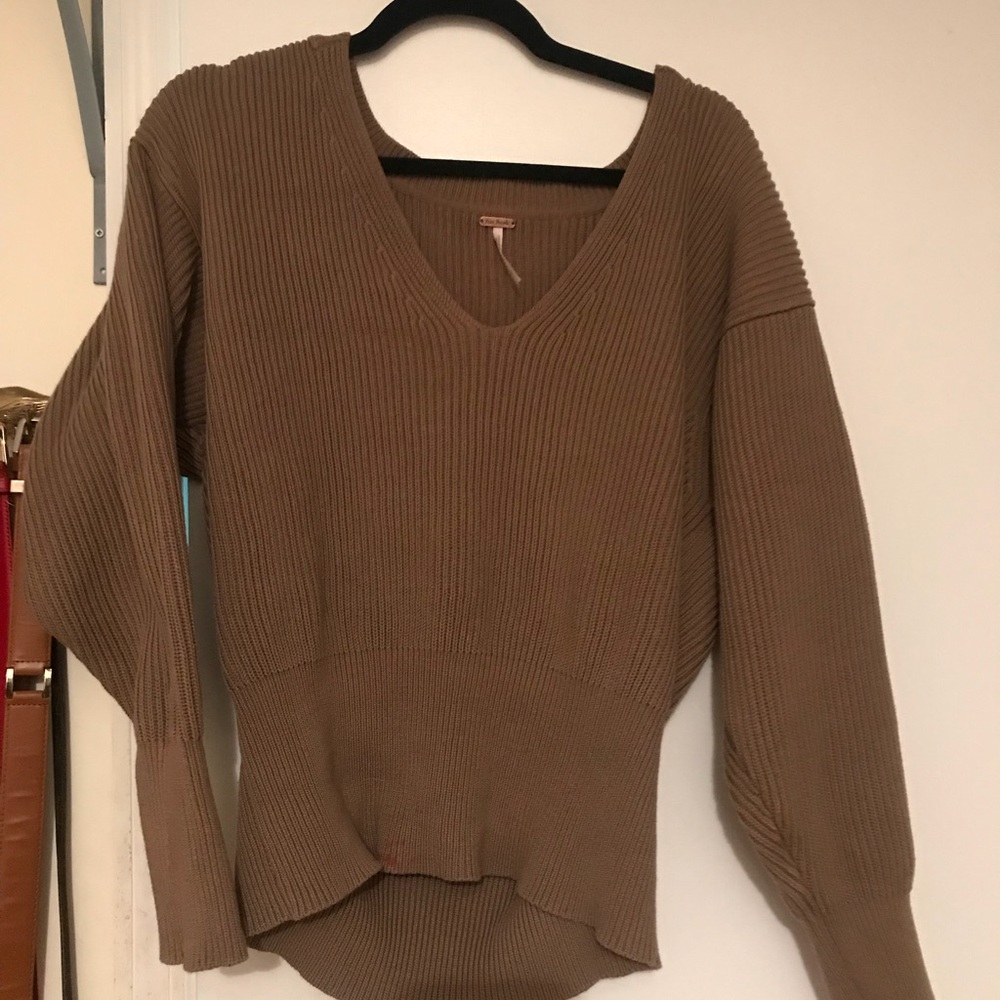 sold out! Free people low V sweater small -